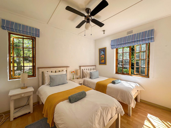 Bedroom 2, Arkelshoek Cottages, Cape Winelands