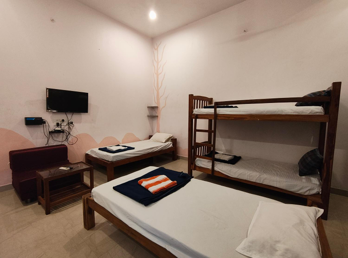 Bedroom 3, Art cafe, Viluppuram