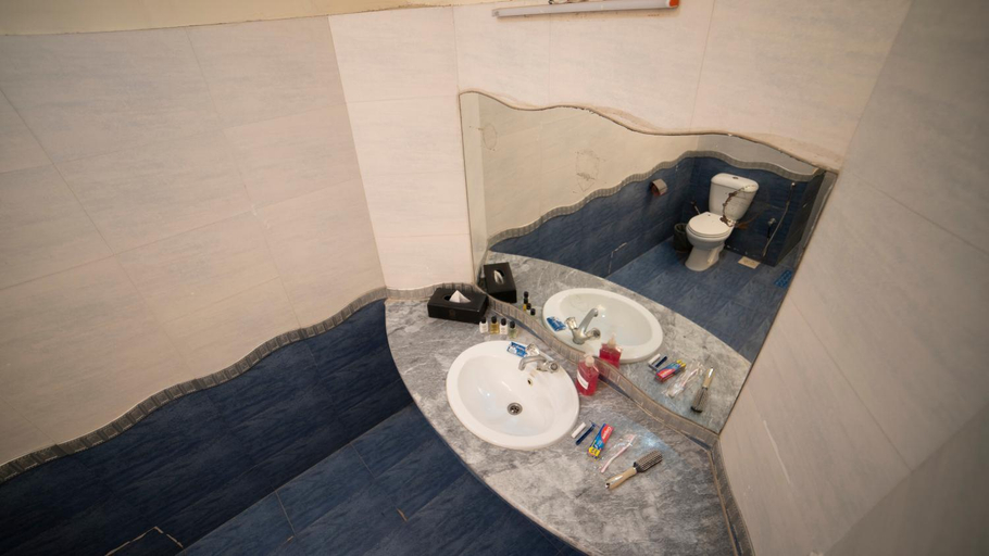 Bathroom 2, Orchid Inn by WIH, Karachi