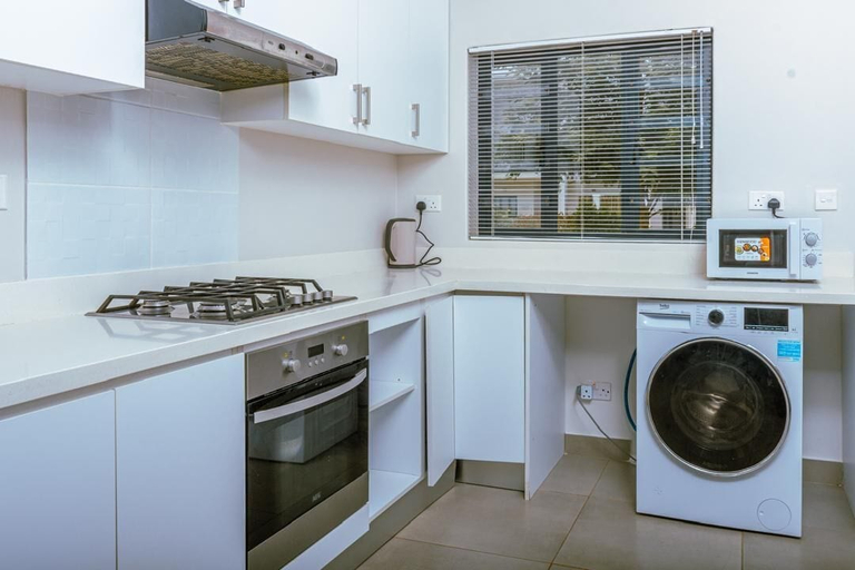 Private kitchen 2, 219 The Contours, Hwange