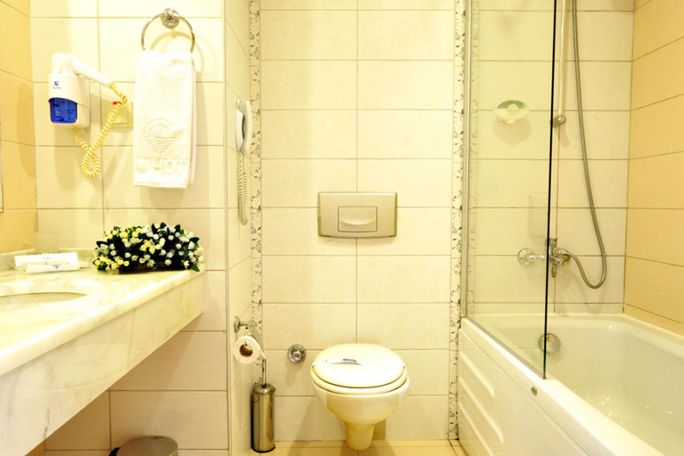 Bathroom 4, Hotel Titan Select Ultra All Inclusive, Alanya