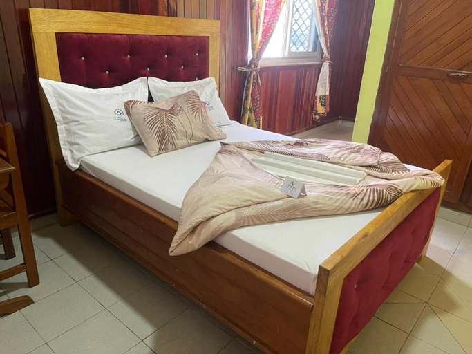 3, Le printemps Hotel, Wouri