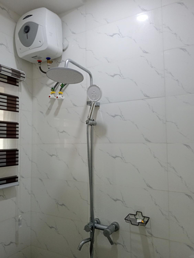 Shower, Pinefield Courts Apartment, Akure North