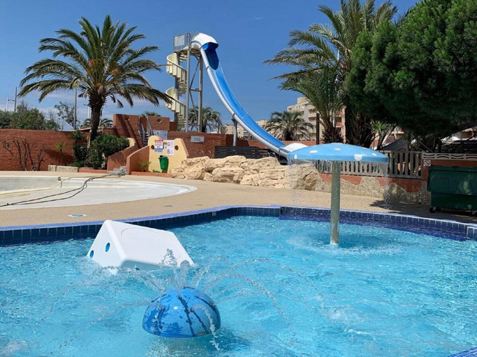 Pool 3, Mobile Home by the sea in Canet-en-roussillon, Pyrénées-Orientales