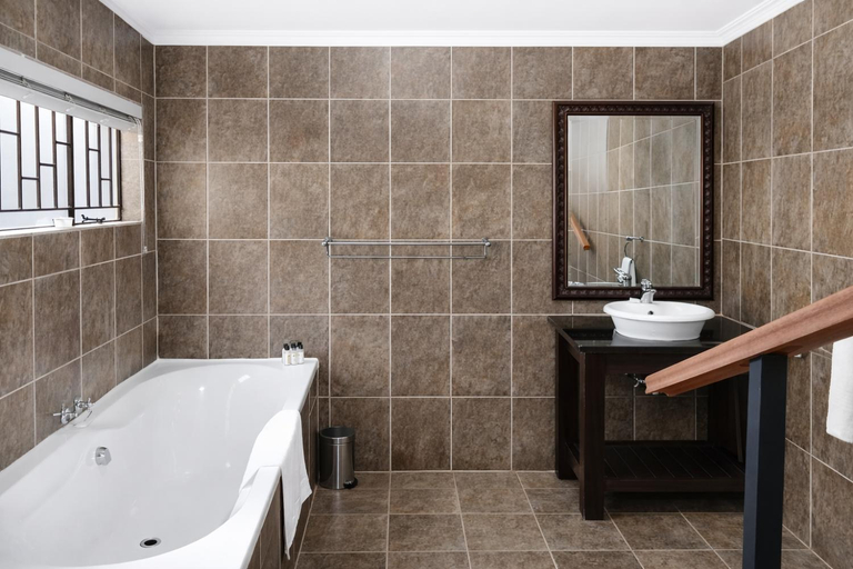 Bathroom 3, Magalies Mountain Lodge and Spa, City of Tshwane