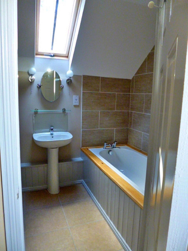 Bathroom, Mews Cottage in Breedon With Luxurious Ensuites, Leicestershire