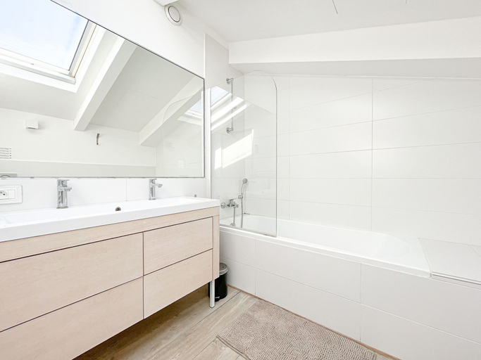 Room 4, 4C Tony Allard in Cannes, Alpes-Maritimes