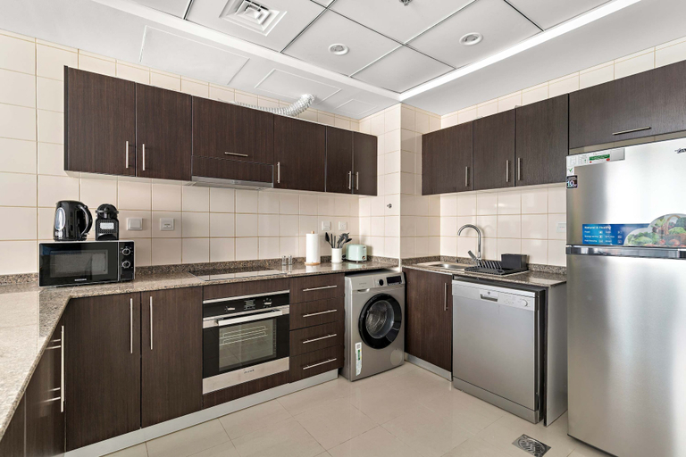 Room 2, Silkhaus Modern 1BR Dubai Marina Bay Central, Dubai