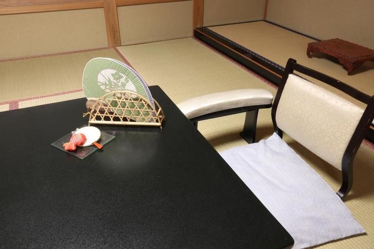 Bedroom 2, Jinpyokaku Honten, Yamanouchi