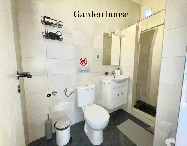 Bathroom 3, Aggelou Apartments-10 mins from Athens airport, Attica