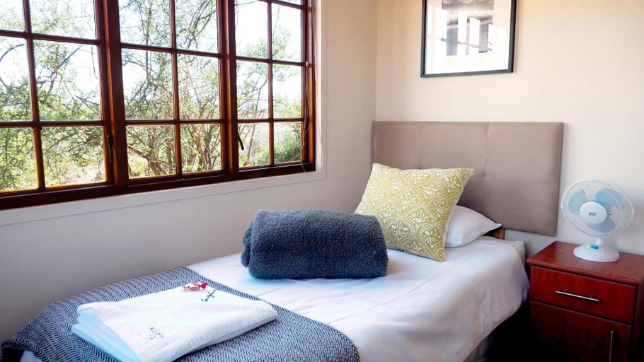 Bedroom 3, Klein Karoo Game Lodge, Eden