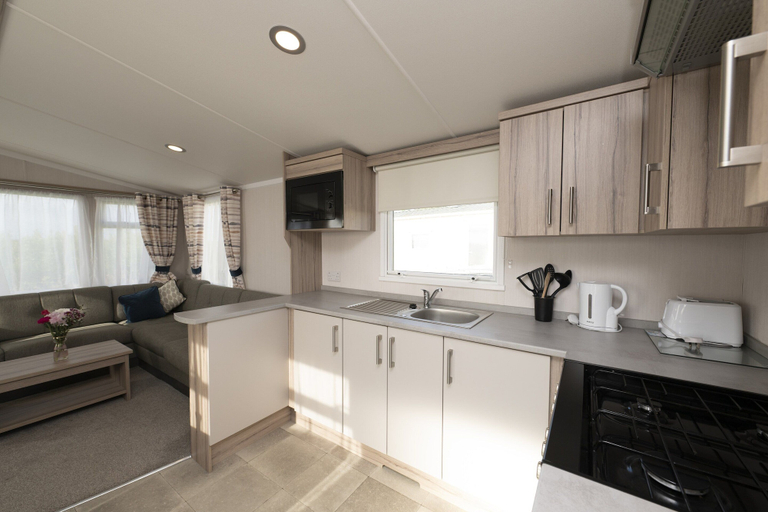 Private kitchen 3, Sunking Caravan by Belvilla, Cornwall