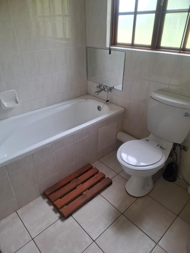 Bathroom, Pendleberry Grove Holidays, Waterberg