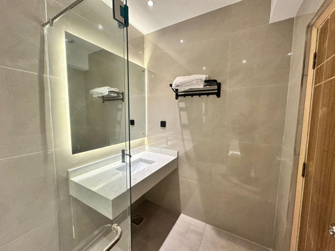 Bathroom 4, Hamsun Shahrah-e-Faisal Extension, Karachi