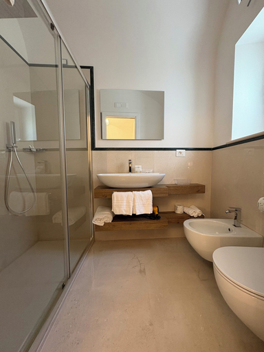 Bathroom 2, CASA-La taverna del duca, Salerno