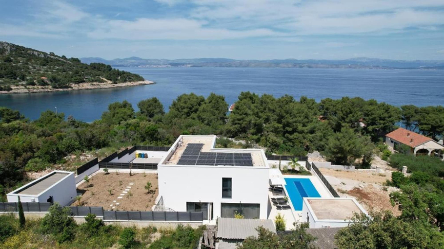 Building design 3, Villa Olynthia, Šolta
