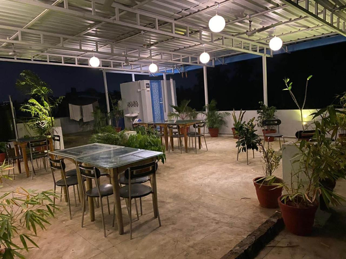 Food & Drinks 3, La Paradise Residency, Puducherry