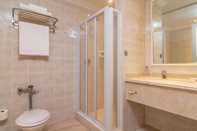 Bathroom 4, The Edward, eThekwini