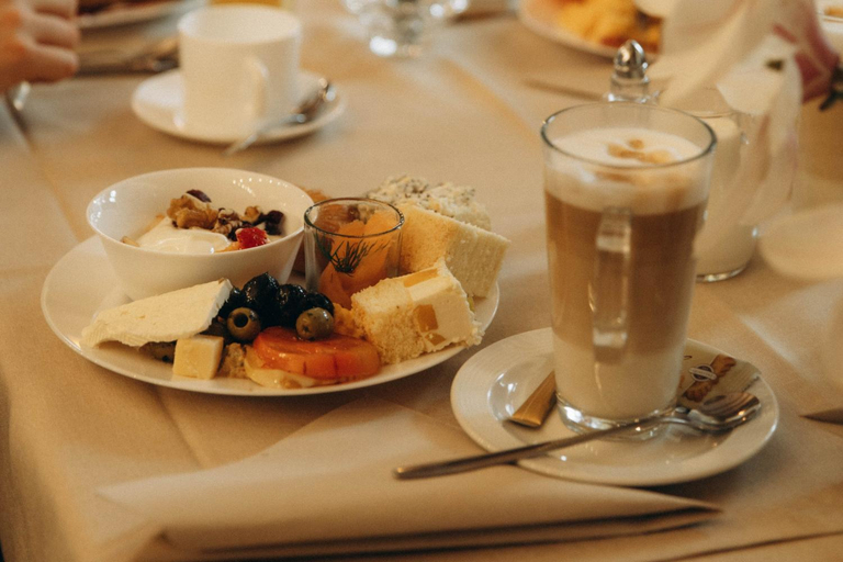 Food & Drinks 5, The Resting Place, Lippe