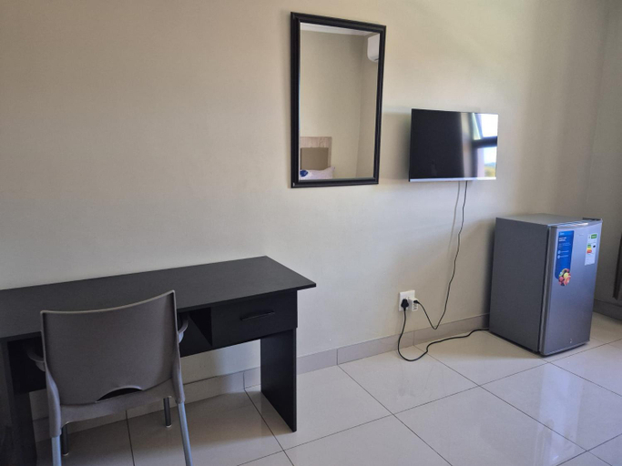 Others 3, Pemba's residence, City of Cape Town