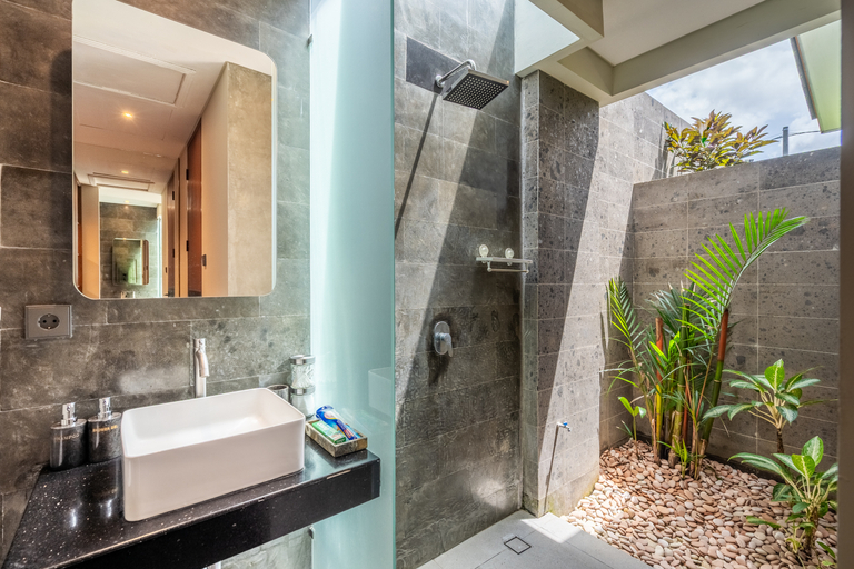 Bathroom 5, Solari Buddha Villa, Gianyar