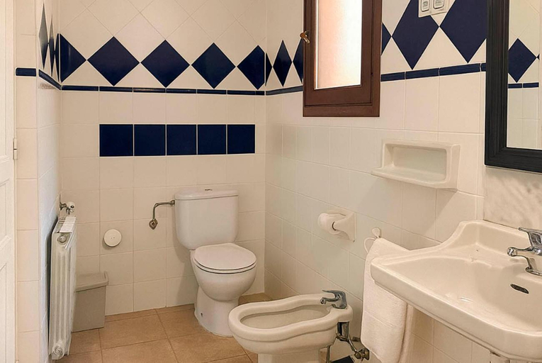 Bathroom 3, Casa Castan, Huesca