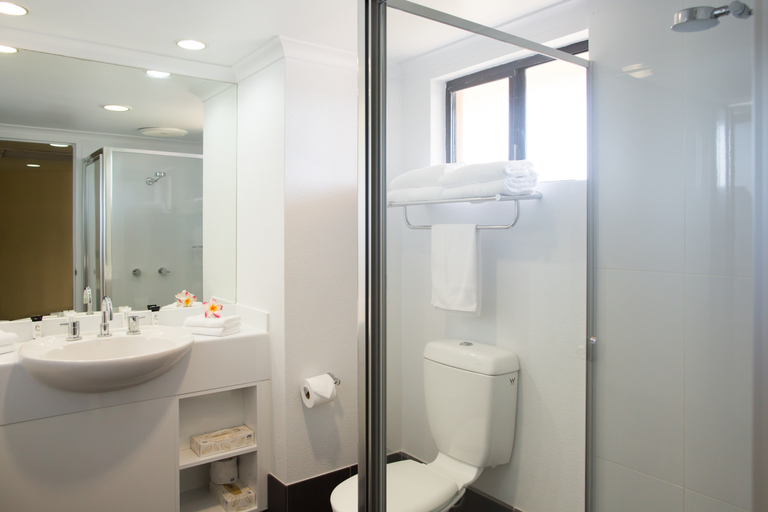 Bathroom 5, Palm Royale Cairns, Cairns
