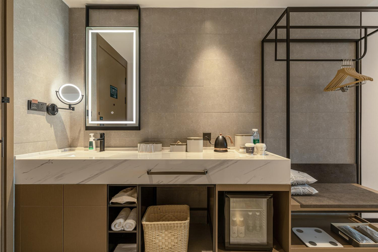 Bathroom 4, Atour Hotel Yantai Penglai Government Affairs Centre, Yantai