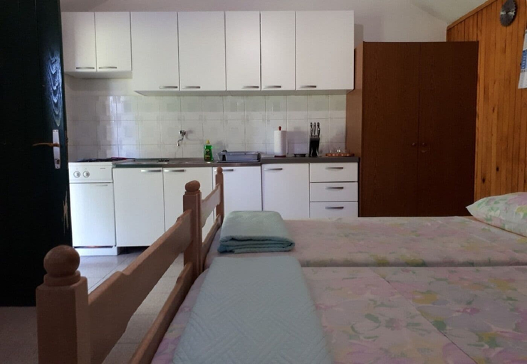 Private kitchen 4, House Lidija, Postira