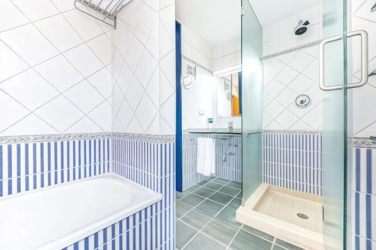 Bathroom 4, Villa Lucentum, Alicante