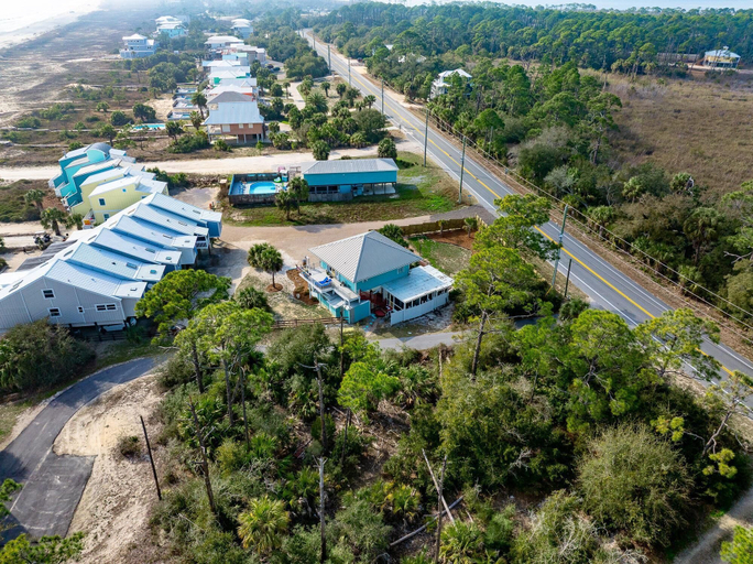 Exterior 4, Blue Crab Beach Cottage, Gulf
