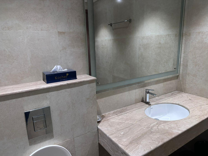 Bathroom 4, Windsor House, Hyderabad