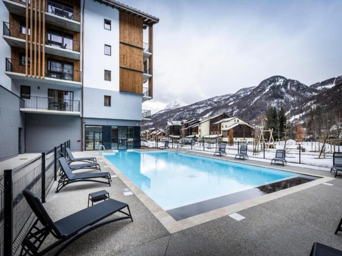 Pool, Premium 2-Bedroom Lodge Near Slopes, Hautes-Alpes