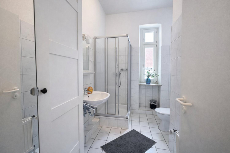 Bathroom 2, N&N City Apartment Schwerin mit Parkplatz, Schwerin