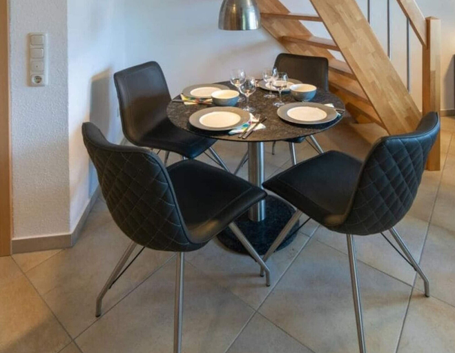 Dining 4, Holiday Home for 4 People in Norddeich, Aurich