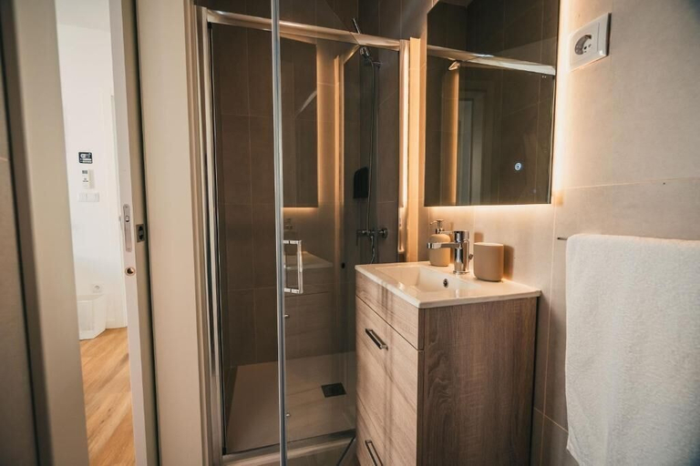 Bathroom 4, Benilde Village House, Povoação