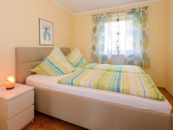 Room 2, Panoramic View 4, Regen