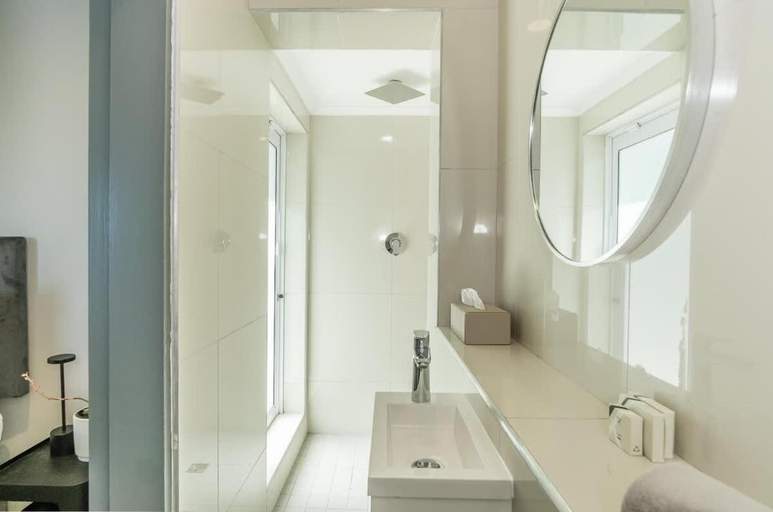 Bathroom 3, 5 min walk to Camps Bay beach, Comfy Apt, Beach Views - Caprice Bay Apt, City of Cape Town