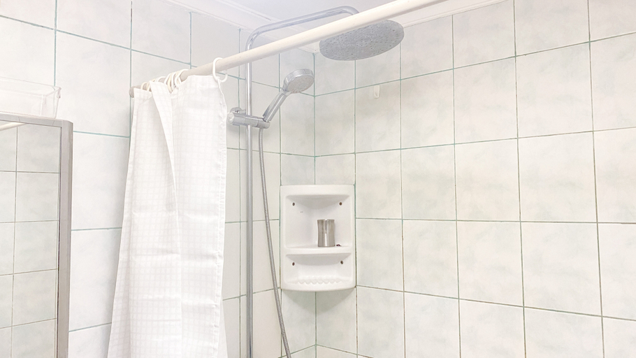 Bathroom 4, Homey and Elegant 2BR at Permata Senayan Apartment By Travelio, Jakarta Pusat