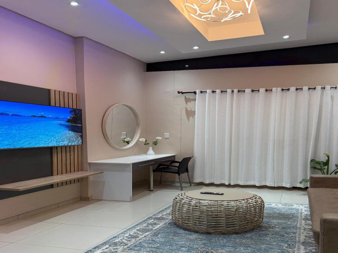 Others 5, Deluxe Residence - Windhoek, Windhoek West