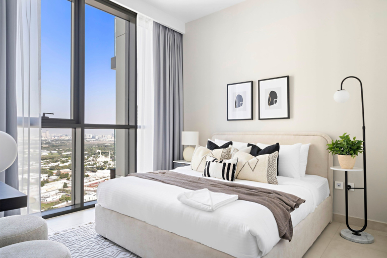 Room 3, Silkhaus High Floor w View Downtown Views, Dubai