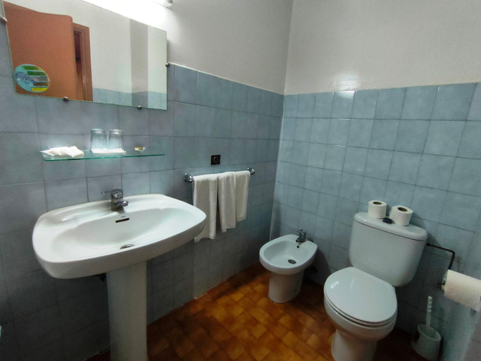 Bathroom 4, Hotel Splendid, Fès