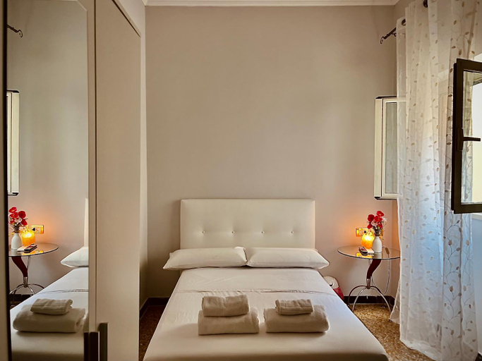 5, S.R. Guesthouse, Roma