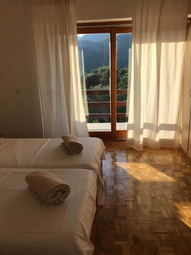Room 4, House Katy, Ploče