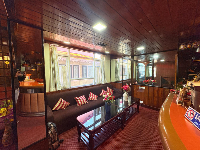 Food & Drinks 4, Hotel Valentino Darjeeling near Mall Road, Darjiling