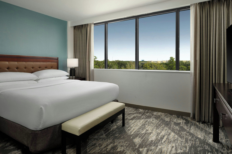 Bedroom 4, Sheraton Tampa Brandon Hotel, Hillsborough