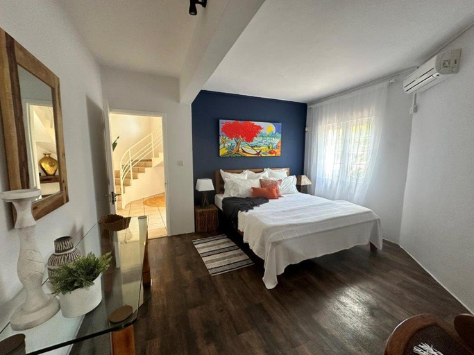 Bedroom 2, Xanadu Beach Villa 1 Min Walk To The Beach