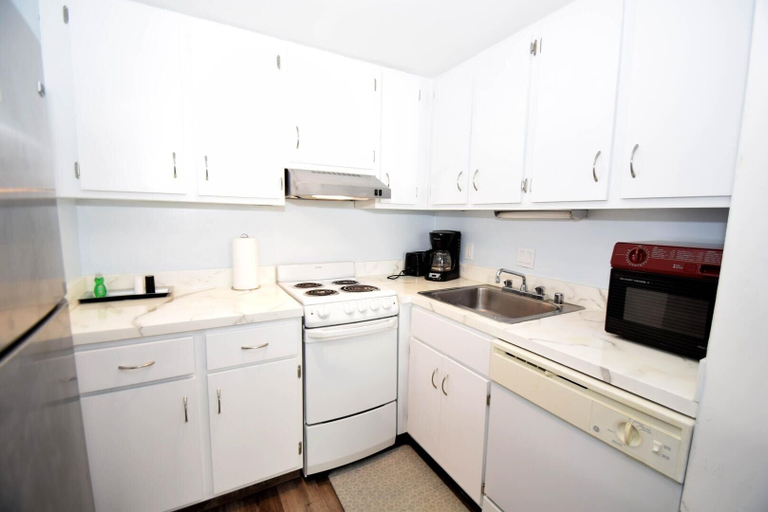 Private kitchen 4, Golden Sands 1614 Studio, Worcester