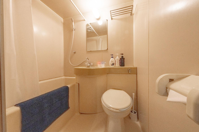 Bathroom 3, Namba West 3 cosy flat, Osaka