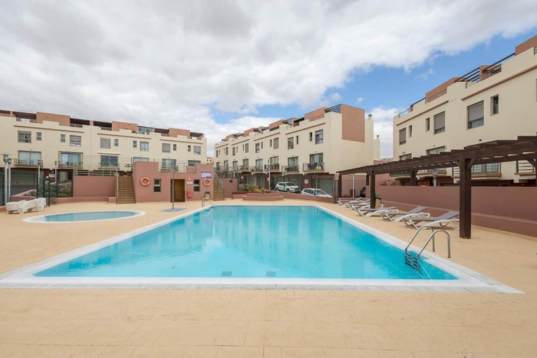 Sport & Beauty 4, GuestReady - Villa with Pool and Terrace, Las Palmas